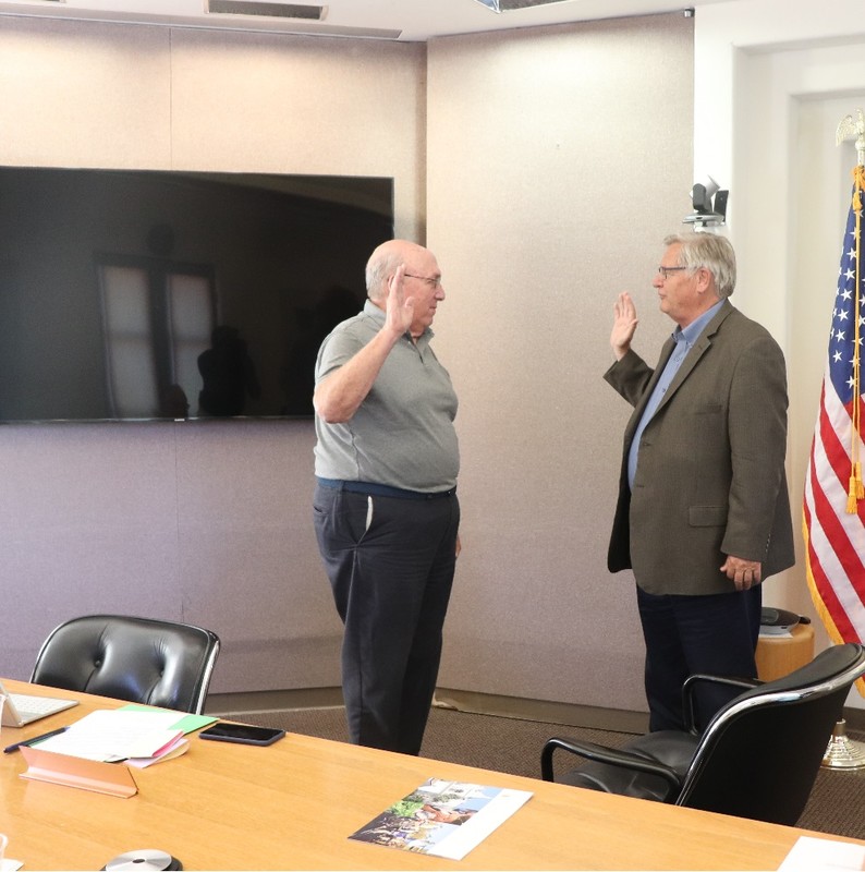 District counsel swears in new Director Arthur S. Shorr takes District oath